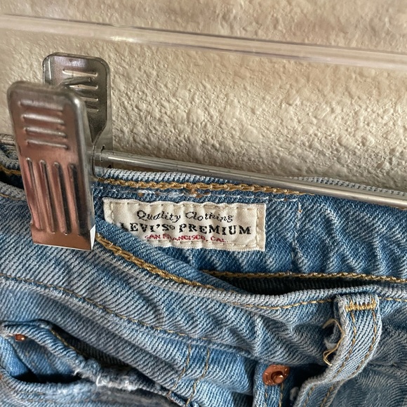 Levi jeans- wedgie fit! Size 24 - Picture 8 of 9